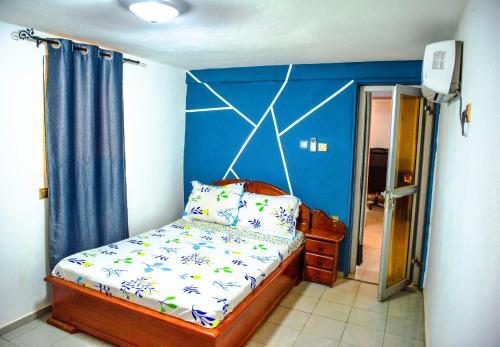 One-Bedroom Apartment image 6