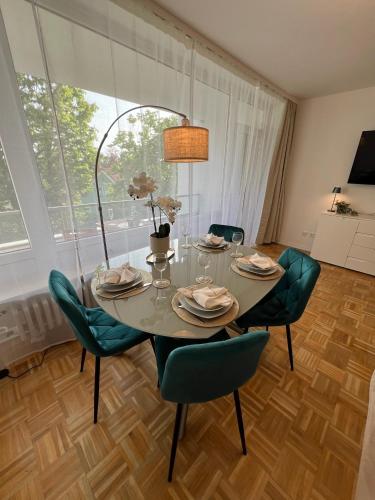 W&D living - FeWo Kleines Italien mit Parkplatz und Balkon, Celle