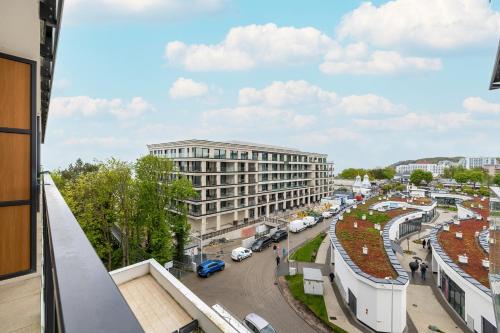 Studio with Balcony image 7
