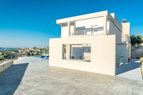 Modern Private Villa with Infinity Pool