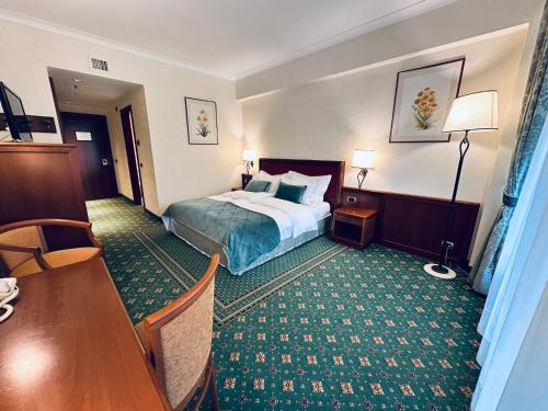 Lux Garden Hotel - image 3