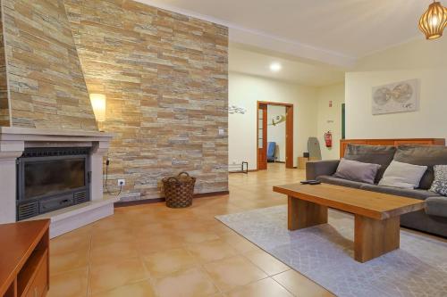 Azores Surf Center House in ริเบรา กรานเด