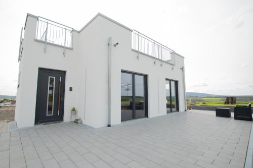Balkons/terase, Moderne Wohnung mit Panorama in Bundenbach