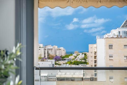 Ocean View Oasis with Balcony for families