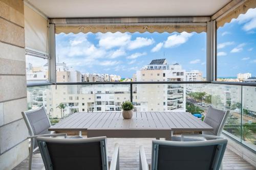 Ocean View Oasis with Balcony for families