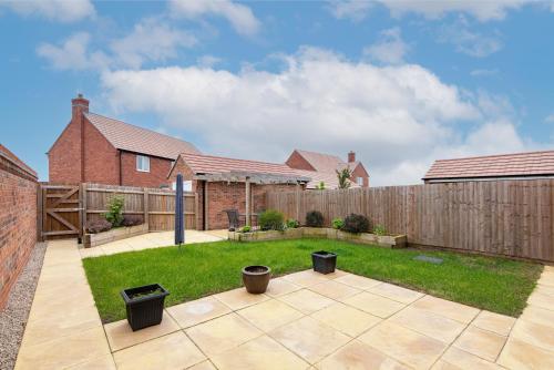 4 Bedroom Detached House Ideal for Families and Corporate Stays in Radcliffe on Trent