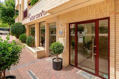 Apartamentos Albir Confort - Avenida - image 2