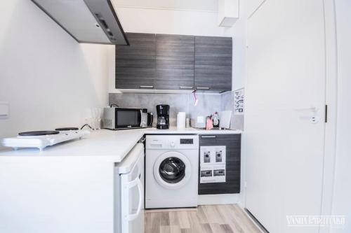 Keskusta sviitti parvekkeella ja pyykinpesukoneella Vanha Postitalo in Varkaus