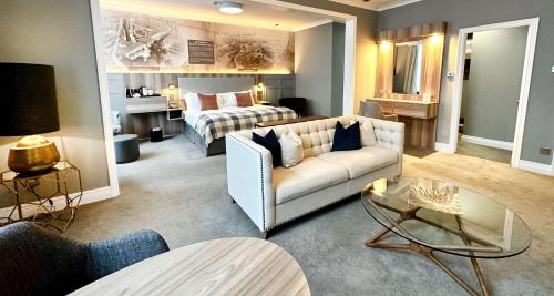 Presidential King Suite image 9