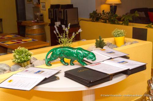 Appart'Hotel Castel Emeraude, Charme et Caractere in Arles-sur-Tech