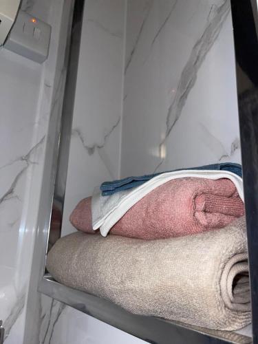 Crescent Apartment - Two bedroom - image 5