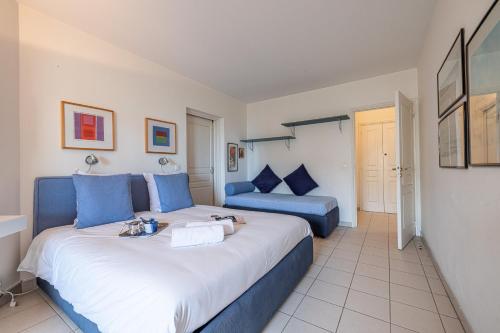 Apartment with Balcony image 10