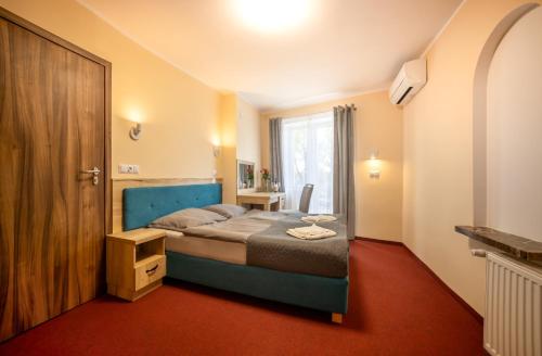 2 twin beds