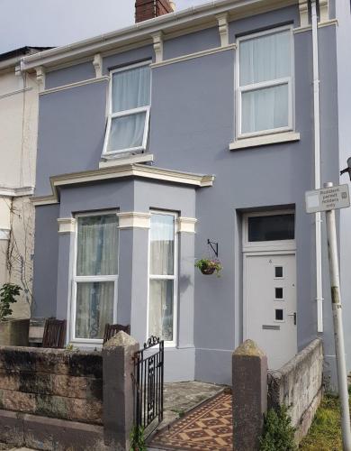 4Alma St 5