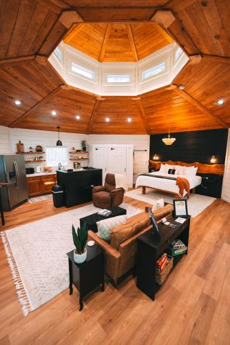 Romantic Gazebo Cottage in Marshallville, USA