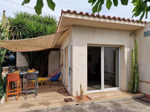 Appartement 2 Pieces proche mer calme dans villa in Les Breguieres