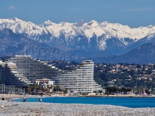 Appartement 2 Pieces proche mer calme dans villa in Les Breguieres