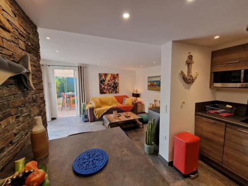 Appartement 2 Pieces proche mer calme dans villa in Les Breguieres