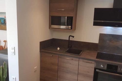 Appartement 2 Pieces proche mer calme dans villa in Les Breguieres
