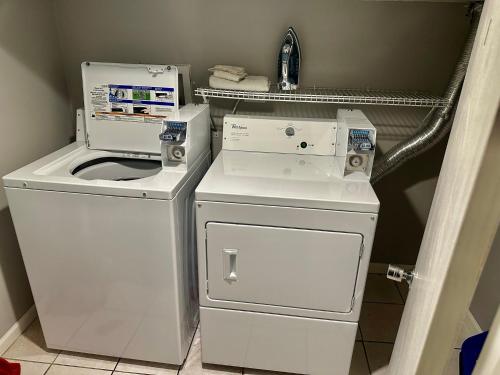 Close to Downtown - Free Parking in Grand Boulevard