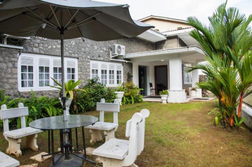 Cozy Nest Kandy Villa - Tap to explore photos