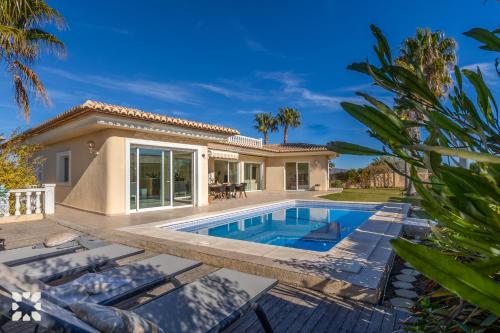 Villa with Private Pool image 4