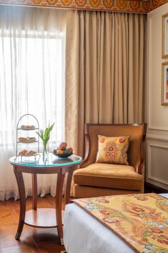Luxury room  image 6