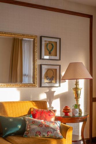Luxury Suite image 7