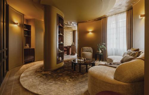 Hotel Gounod Fully Renovated - image 5