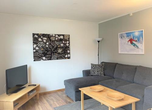Lassiebyn 10 Entire Apartment with Parking & Kitchen in Syssleback