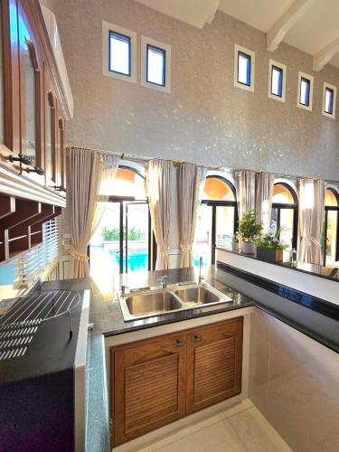 Nusa chivani pool villa najomtien with 4 bedrooms ณุศา ชิวานี พลูวิลล่า 4 ห้องนอน นาจอมเทียน
