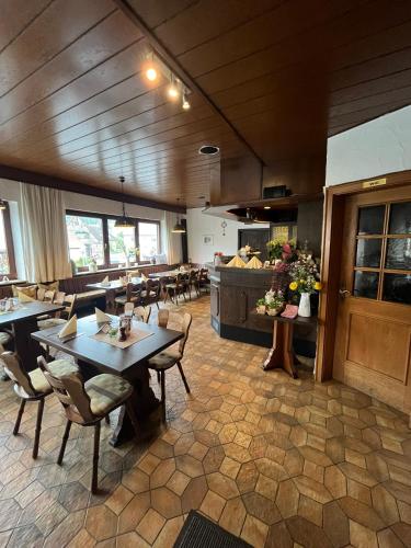餐廳, 蘭派斯波斯特委酒店 (Hotel-Landpension Postwirt) in 基爾興西滕巴赫
