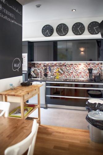 Kitchen, The Nook Hostel in Ponta Delgada