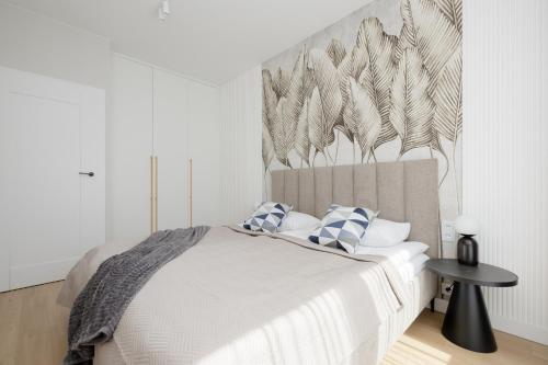 Luxurious Apartments in Warsaw with Sauna and Gym by Renters Prestige - image 4