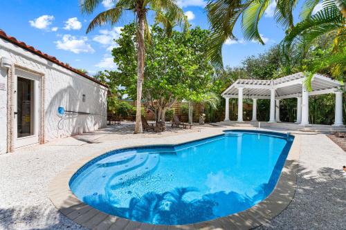 Crescent Beach Villas By Beachside Management - 수영장