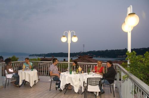 Hotel Ristorante Commercio - image 5