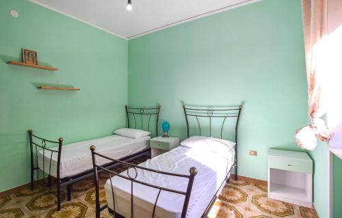 Nice Apartment In Perdifumo With House Sea View in 佩爾迪福莫