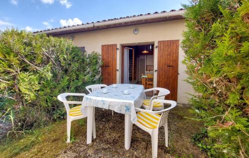 2 Bedroom Gorgeous Home In Les Mathes