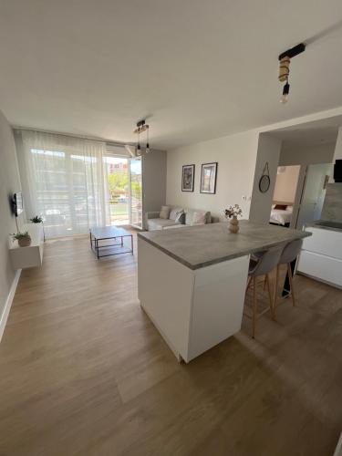 廚房, Appartement 2 chambres dans résidence avec piscine et parking (Appartement 2 chambres dans residence avec piscine et parking) in 拉西奧塔