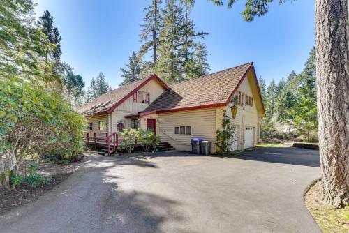 Union Vacation Rental with Golf Course Views!
