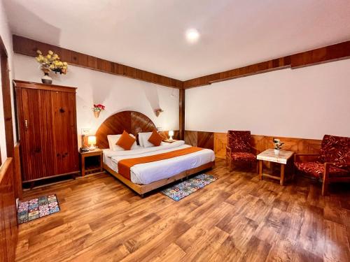Ganga Cottage !! 1,2,3 bedrooms cottage available near mall road manali