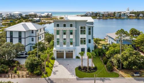 Nine-Bedroom Holiday Home