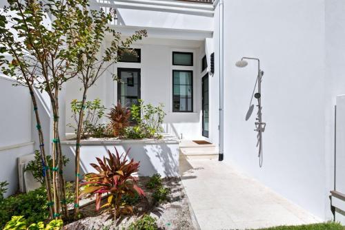 283 Lakeview Drive 283 Lakeview Drive