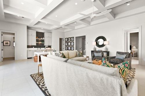 283 Lakeview Drive 283 Lakeview Drive