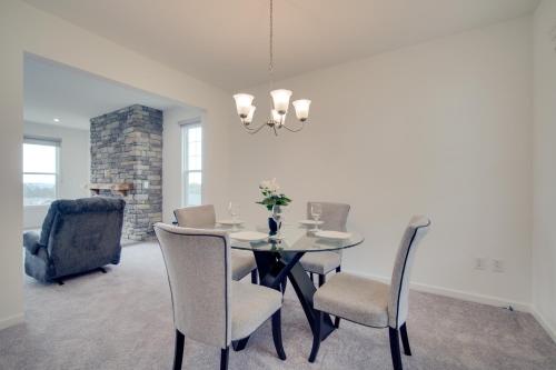 Modern Canton Home 10 Mi to Lake Allatoona! in Canton, USA