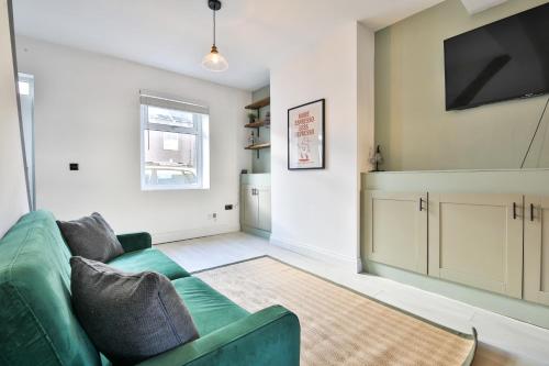 StayRight Charming 2BR House, Walking Distance to City Centre