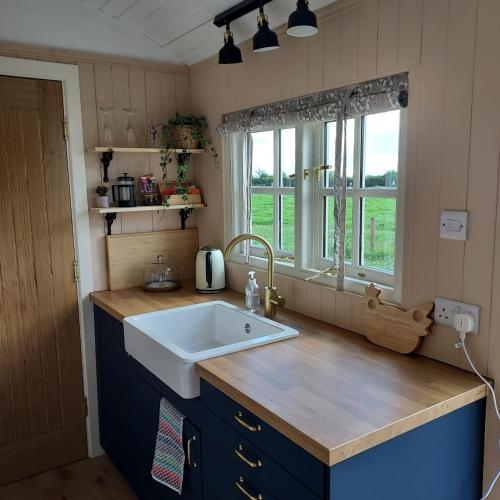 Abbeyview House B&B and Glamping 4