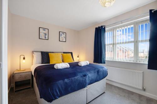 New! Charming 2-bed Home in Nevis Walk, Sleeps 4!