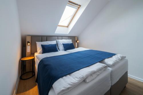 2 queen beds, 2 twin beds