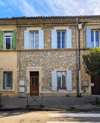 Maison de style tout confort, position idéale, avec clim et petit extérieur - Location saisonnière - Orange